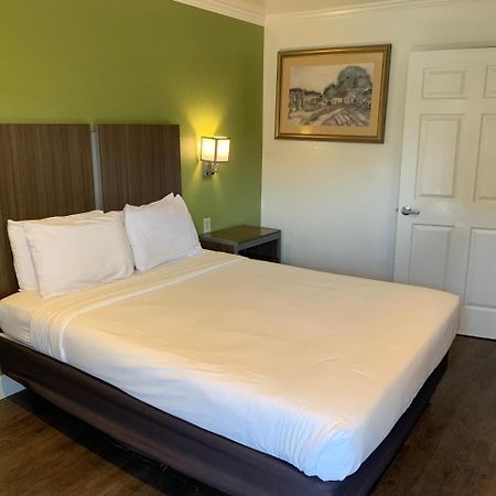 Gilroy Inn Luaran gambar