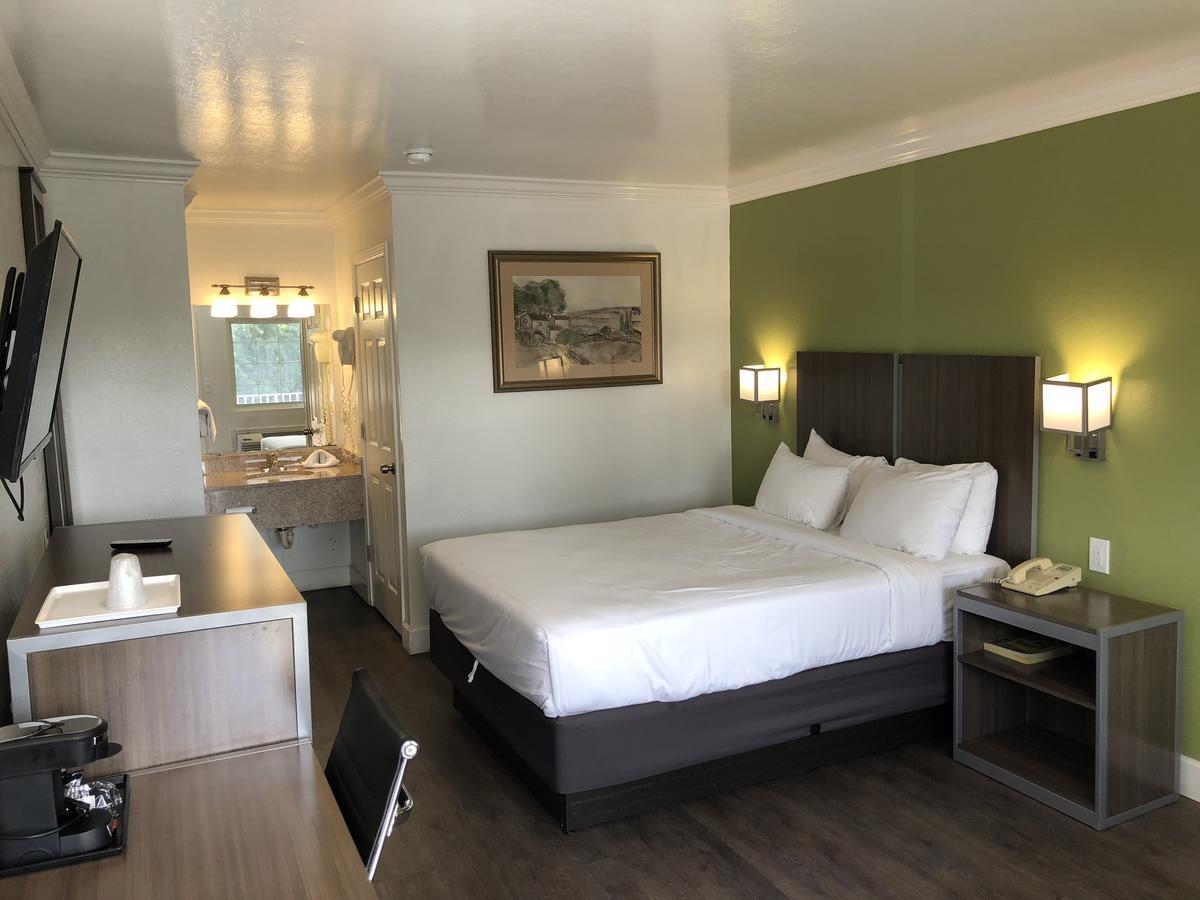 Gilroy Inn Luaran gambar