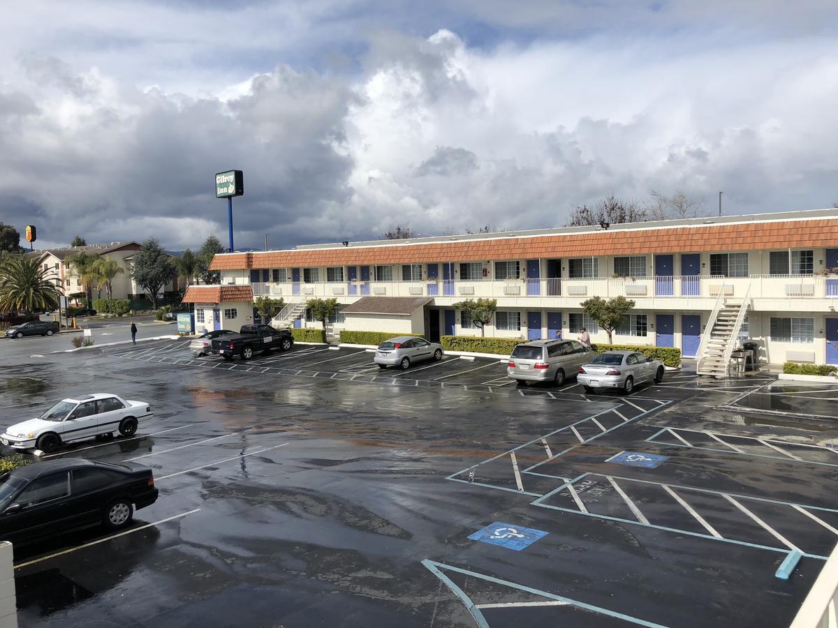Gilroy Inn Luaran gambar