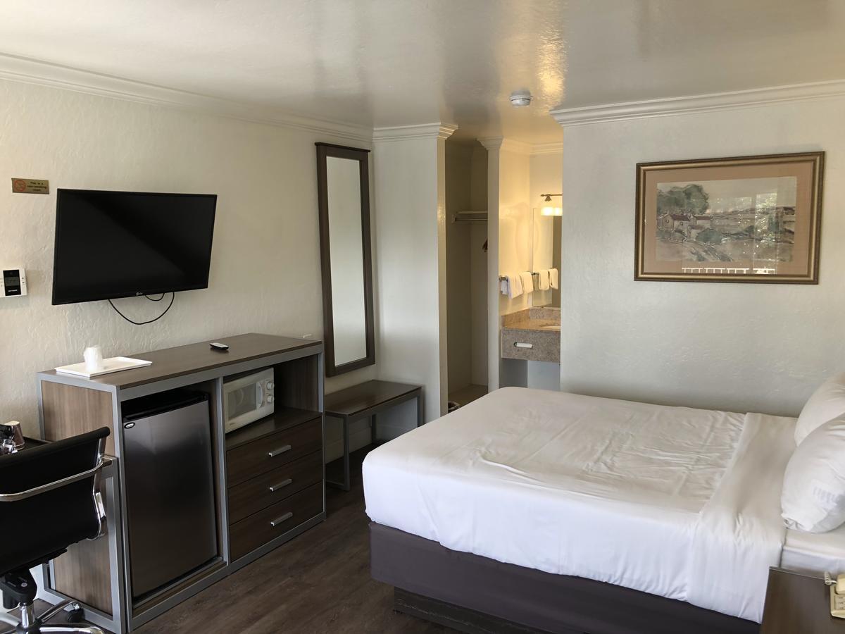 Gilroy Inn Luaran gambar