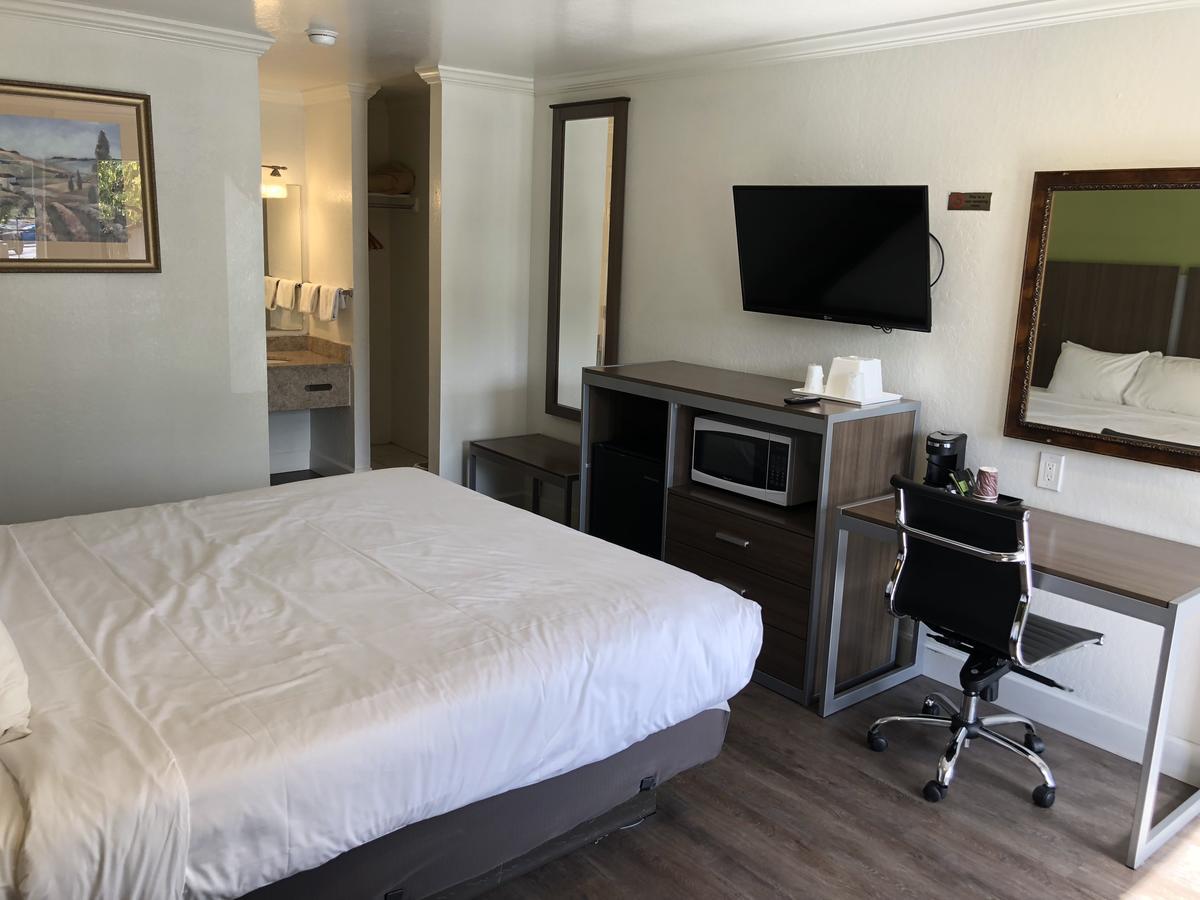 Gilroy Inn Luaran gambar