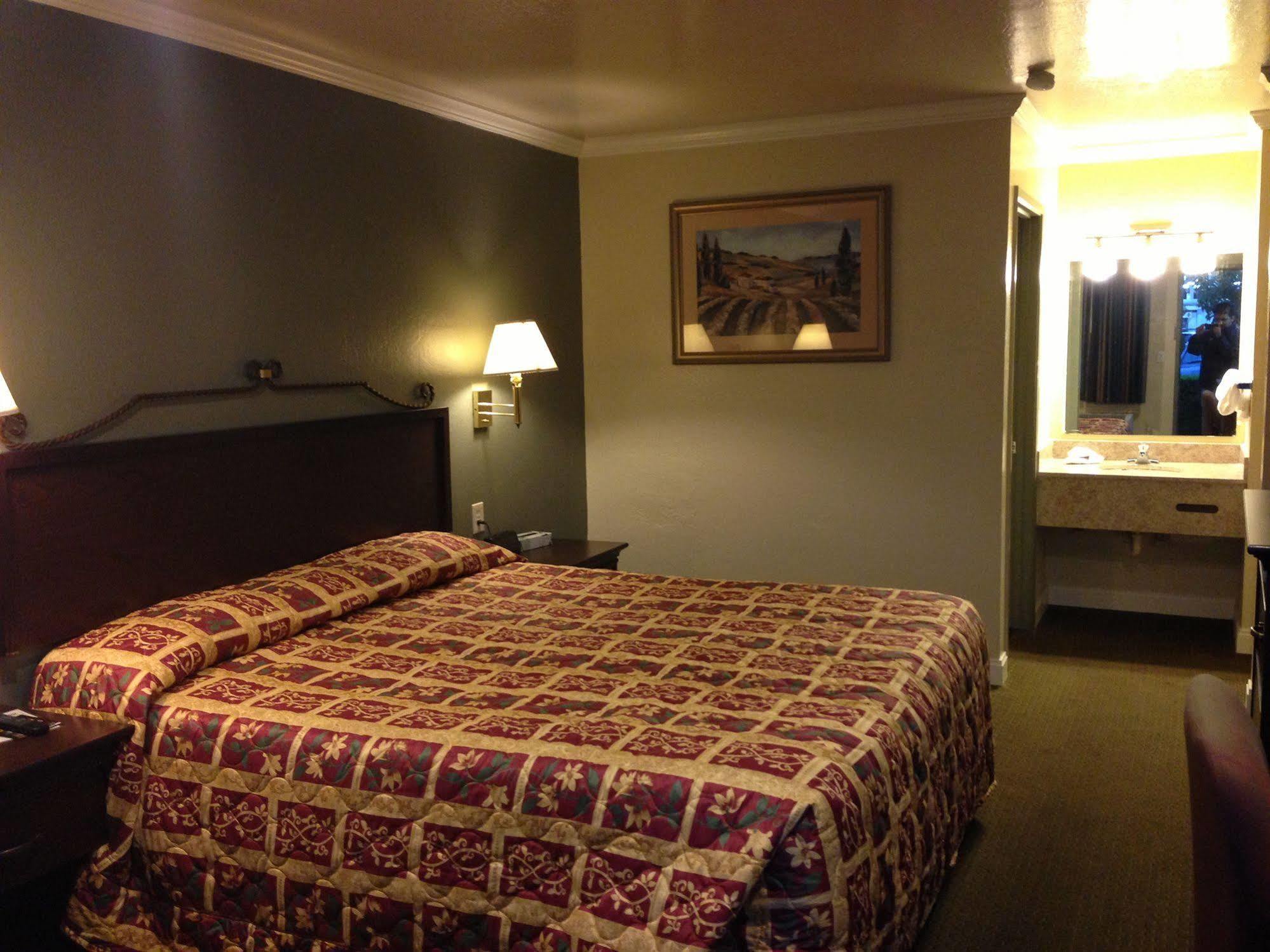 Gilroy Inn Luaran gambar